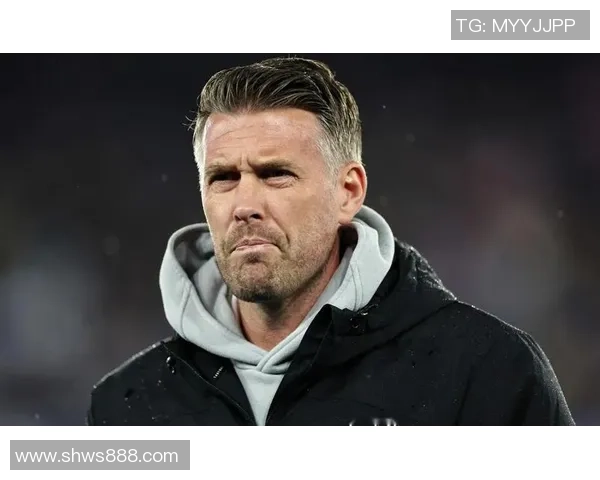 电讯报：狼队球迷对曼联前15分钟回绝出场，他们期望复星脱离